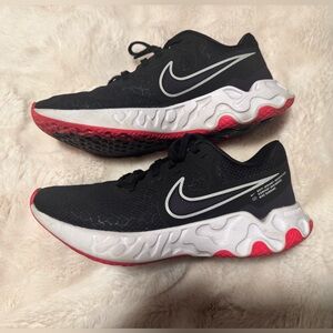 Women’s 8.5 Nike